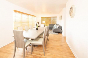 Modern 5 Bedroom Miami Home 15 Min to the Beach